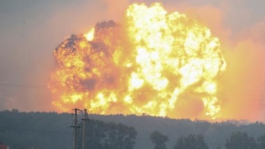 Взрывы на складах боеприпасов в Ичне (ВИДЕО)