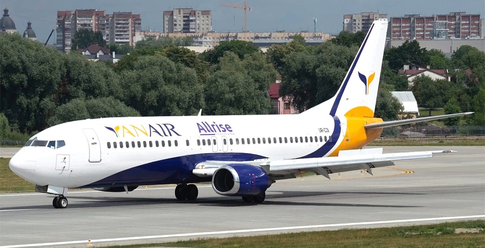 yanair_boeing-737400 (1).jpg