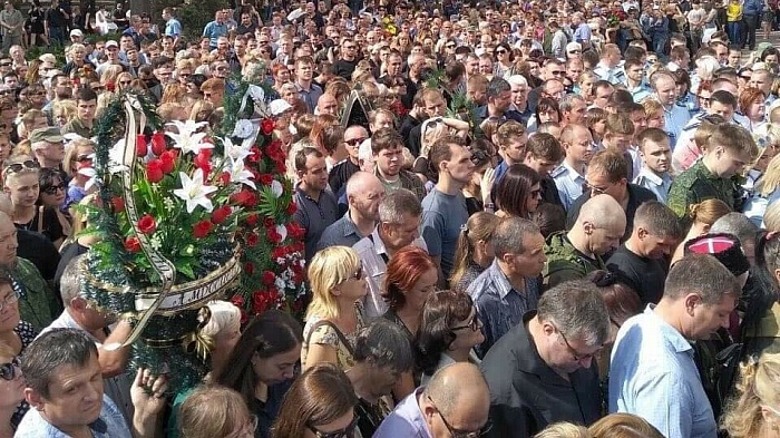 Более 200 000 человек пришли на похороны Александра Захарченко
