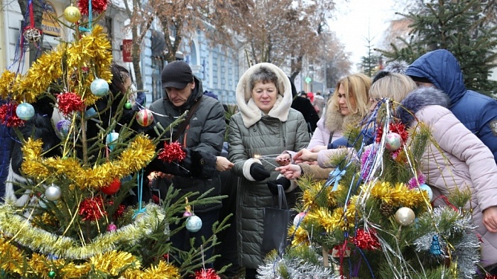 Парад НОВОГОДНИХ ёлок на Михайловской: ФОТОРЕПОРТАЖ (ОБНОВЛЕНО)