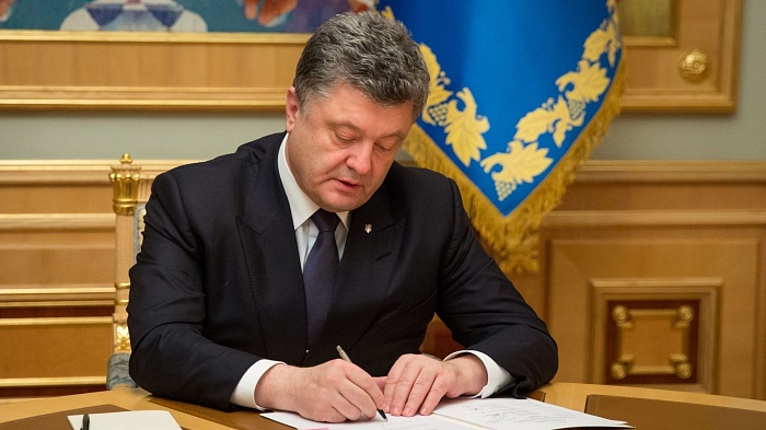 Непростой КОМПРОМИСС: президент подписал Законы о РАСТАМОЖКЕ авто + РЕАКЦИЯ автовладельцев (ОБНОВЛЕНО)
