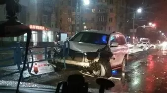 ДТП возле Global UA в Житомире: Toyota въехала в отбойник