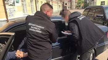 Глава и начальник отдела Коростенской администрации попались на взятке 1500 $ (ФОТО / ВИДЕО)