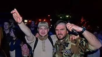 «Мама, вызывай ментов!» — неизвестные напали на активиста Виталия Регора, облившего мочой журналиста Sharij.net (ФОТО / ВИДЕО)
