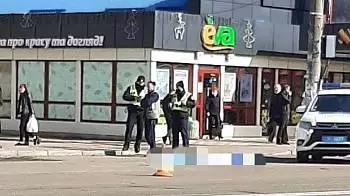 Около автовокзала в Житомире Mercedes сбил женщину-пешехода (ФОТО / ВИДЕО)