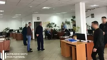 «Не удержался» — новый начальник таможенного поста «Житомир центральный» попался на взятке 1300 USD
