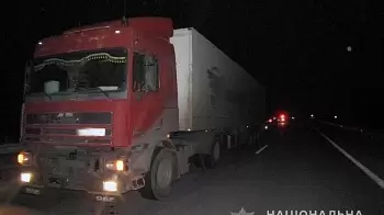 На трассе Киев - Чоп грузовик DAF сбил женщину - пешехода (ФОТО)