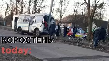 В Коростене автобус с пассажирами въехал в столб — погиб 66-летний водитель, ему стало плохо за рулём (ФОТО) / ОБНОВЛЕНО