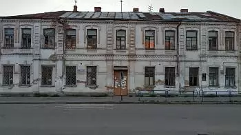 В Житомире до конца августа демонтируют здание вечерней школы на Ивана Кочерги (ФОТО / ВИДЕО)