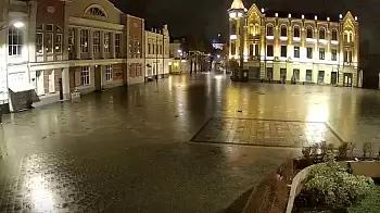 Две девушки ЛОМАЮТ ТУИ на Михайловской: ВИДЕО