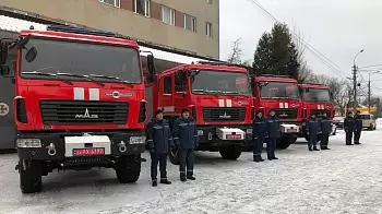Житомирские спасатели получили новые пожарные автомобили: ФОТО