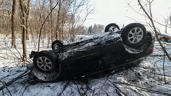 ДТП на трассе Житомир - Киев: Audi с маленькими детьми вылетела в кювет и перевернулась (ФОТО, ВИДЕО)