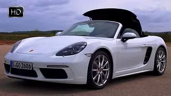 В Киеве блондинка топором разбила PORSHE за 2 миллиона грн (ВИДЕО)