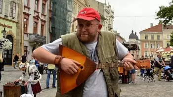 «Запрет на русский язык, концлагеря и террор» — львовский журналист предложил рецепт реинтеграции Донбасса (ФОТО)