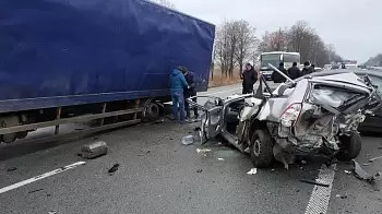 Тройное ДТП на трассе Киев-Чоп: водитель одного из автомобилей в реанимации (ФОТО)