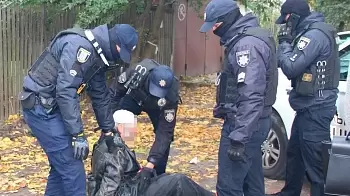 В одной из многоэтажек Житомира найден убитым мужчина — подозреваемый задержан по горячим следам (ФОТО / ВИДЕО)