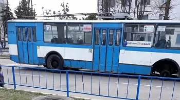 У троллейбуса 15-А в Житомире на ходу отвалилось колесо (ФОТО)