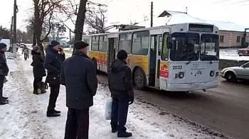 В Житомире загорелся троллейбус: пассажиры в панике покинули салон