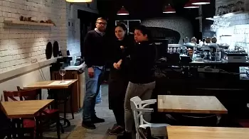 Пьяный доцент-лингвист устроил скандал в пиццерии "Otto Mirakoli" (ВИДЕО)