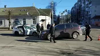 На перекрёстке Рихтера / Шевченко в Житомире столкнулись SsangYong и Chevrolet (ФОТО)