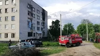 Пожар в пятиэтажке в Бердичеве — спасён пожилой мужчина - инвалид, ещё шестеро жильцов эвакуированы (ФОТО)