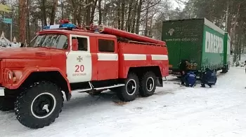 Грузовик попал в снежный занос на трассе Киев-Чоп: ФОТО