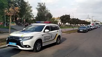 «Открыл дверь и получил ножом в живот» — полицейские задержали нападавшего в центре Житомира 