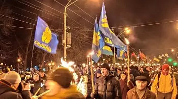 В Киеве прошёл факельный марш в честь Степана Бандеры — как это было? (ФОТО / ВИДЕО)