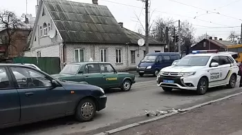 В Житомире Daewoo Lanos сбил пешехода на трамвайной остановке (ФОТО)