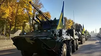 День защитника: масштабный парад военной техники (ВИДЕО)